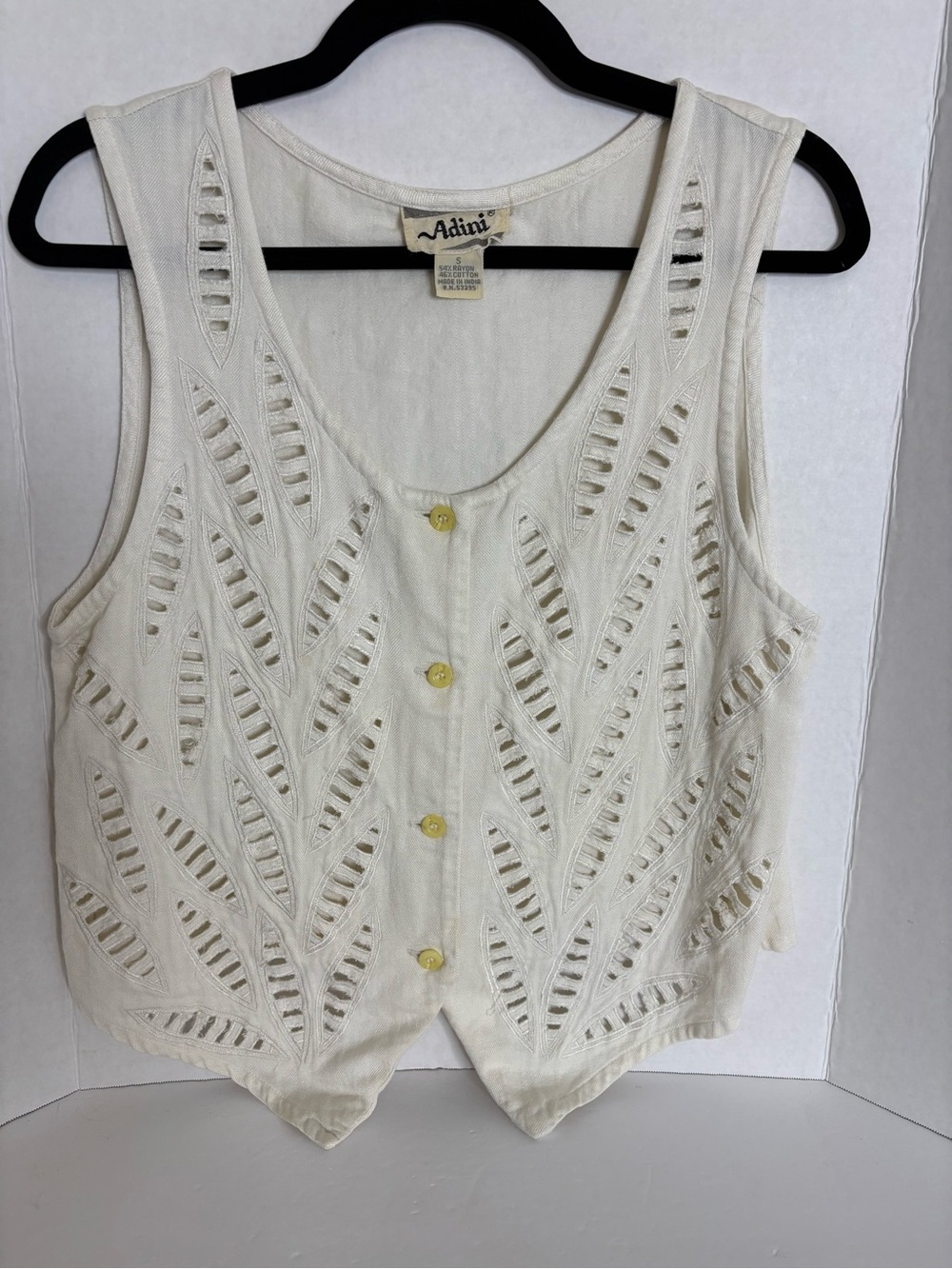 Adini Vintage White Eyelet Vest Crop Leaf Cutout Button Front Size S
